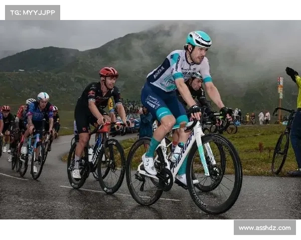 意大利男子自行车手凭借出色表现首次赢得环法自行车赛总冠军荣耀 意大利男子自行车手凭借出色表现首次赢得环法自行车赛总冠军荣耀